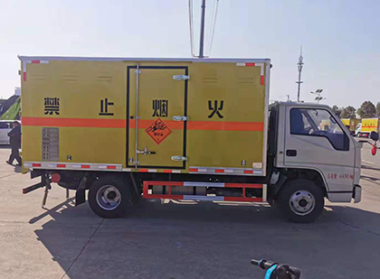 吉林爆破器材运输车工人安全操作规范与智能技术保障